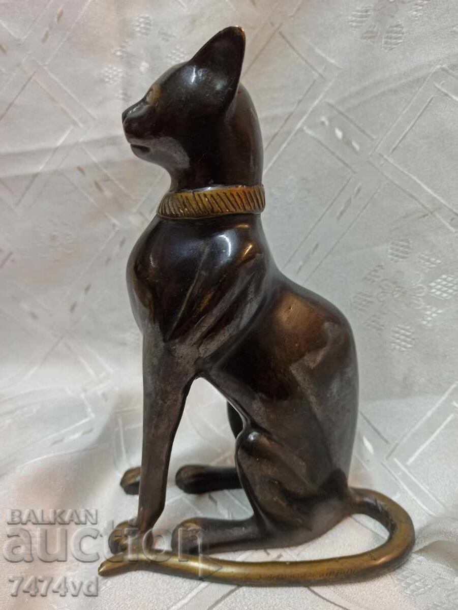 PLASTICĂ MASIVĂ DIN BRONZ A PISICII BASTET cu preț 300.00 BGN | € 153.39 PLASTICĂ MASIVĂ DIN BRONZ A PISICII BASTET cu preț 300.00 BGN | € 153.39