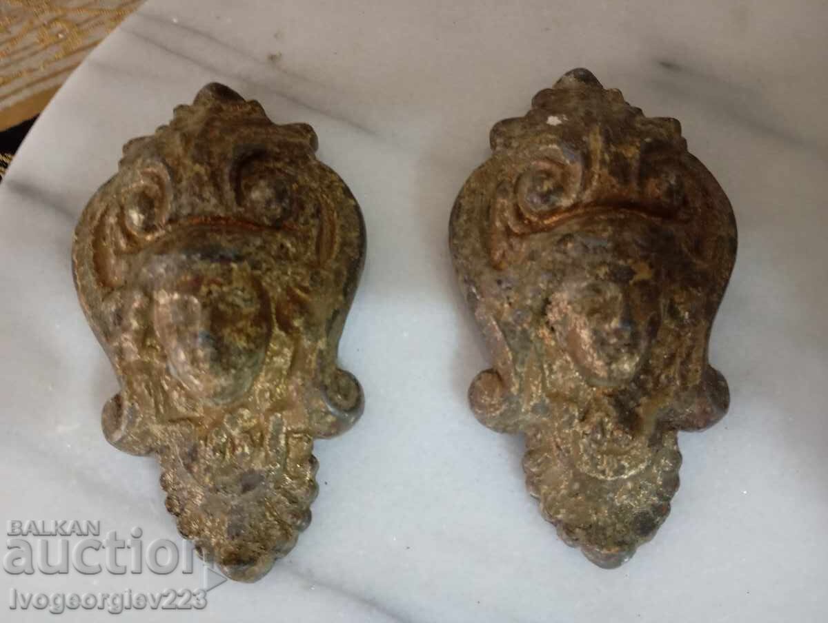 Set of two Baroque appliques