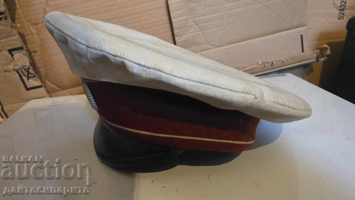 Фуражка с цена 650.00 лв. | € 332.34 Фуражка с цена 650.00 лв. | € 332.34