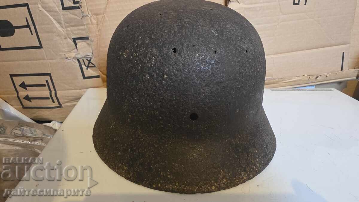 Стара немска каска,автентична,ръждясала! с цена 140.00 лв. | € 71.58 Стара немска каска,автентична,ръждясала! с цена 140.00 лв. | € 71.58