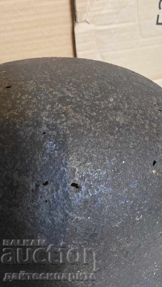 Доставка на Стара немска каска,автентична,ръждясала! Доставка на Стара немска каска,автентична,ръждясала!