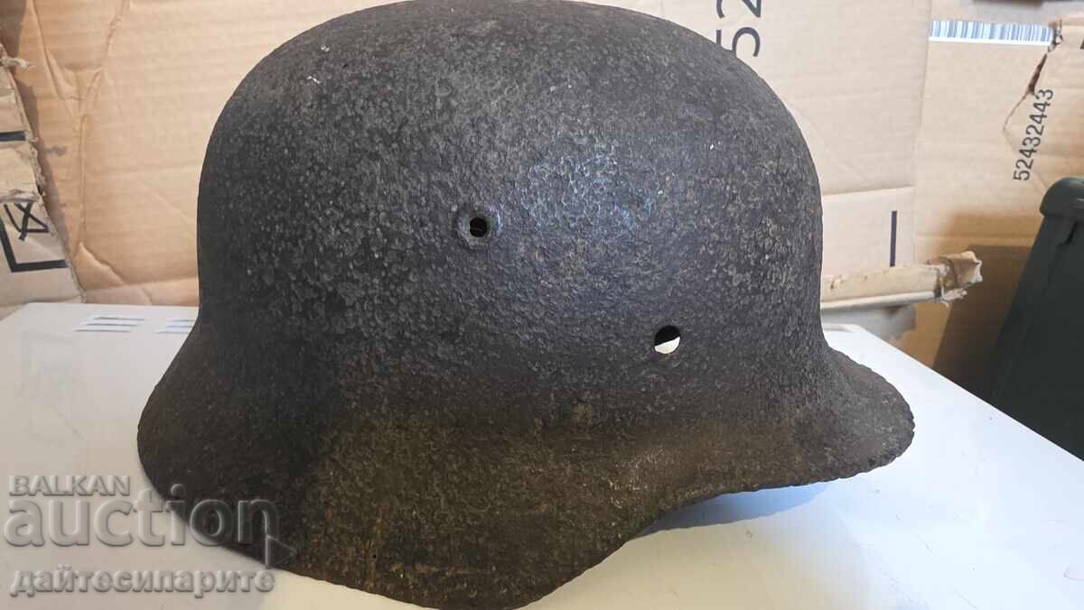 Стара немска каска,автентична,ръждясала! Стара немска каска,автентична,ръждясала!