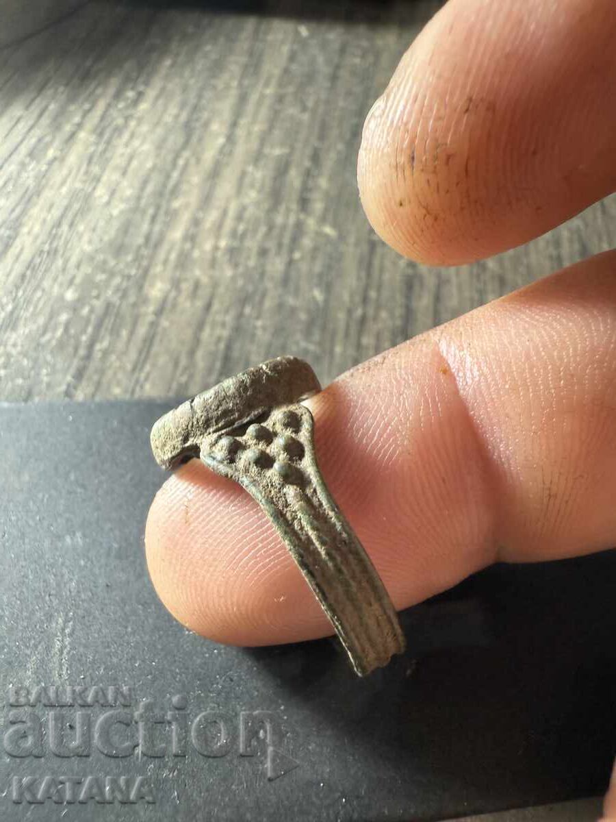 Auction Renaissance ring Auction Renaissance ring