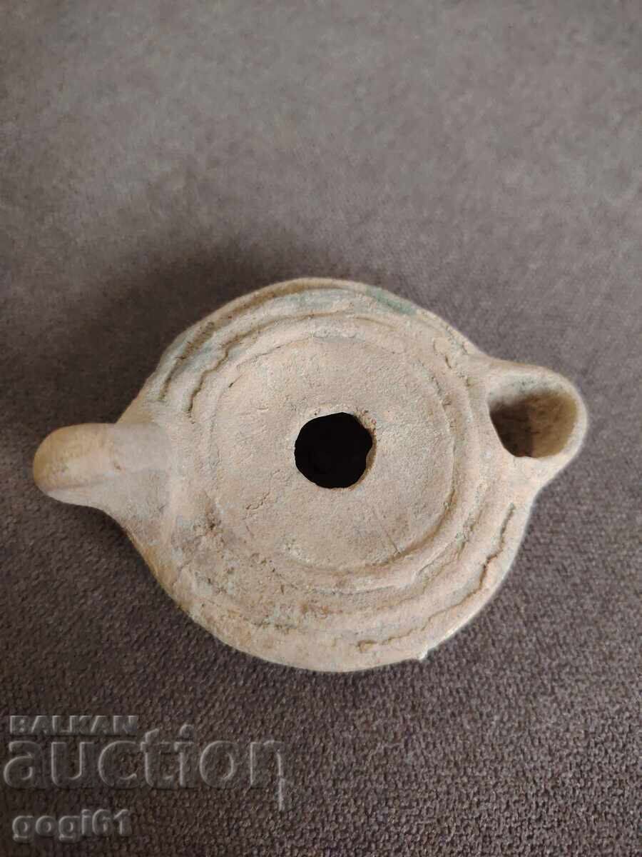 Auction Beautiful replica of an antique lamp Auction Beautiful replica of an antique lamp