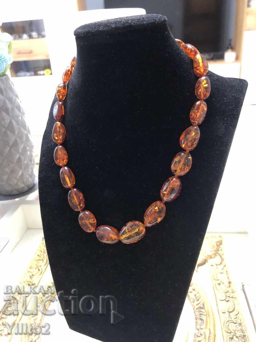 Κεχριμπαρένιο κολιέ με ασημένιο κούμπωμα