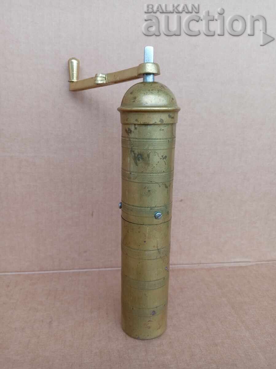 Μηχανή άλεσης καφέ 70s Αλβανία ρετρό vintage με τιμή 31.00 BGN | € 15.85