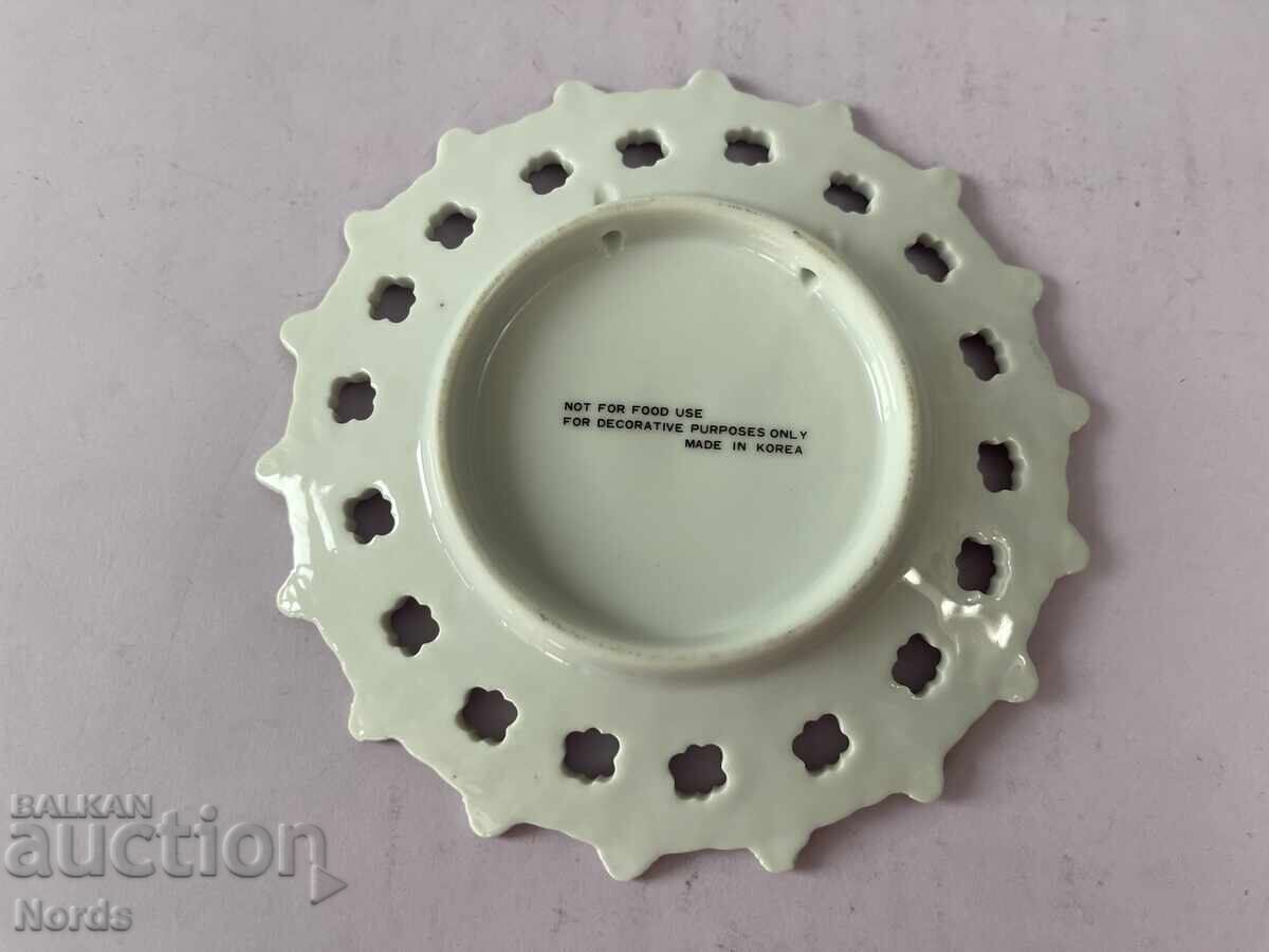 Παράδοση Πιατάκι πορσελάνης Παράδοση Πιατάκι πορσελάνης