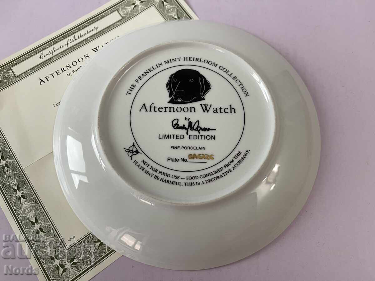 Δημοπρασία Ένα όμορφο πορσελάνινο πιάτο Δημοπρασία Ένα όμορφο πορσελάνινο πιάτο