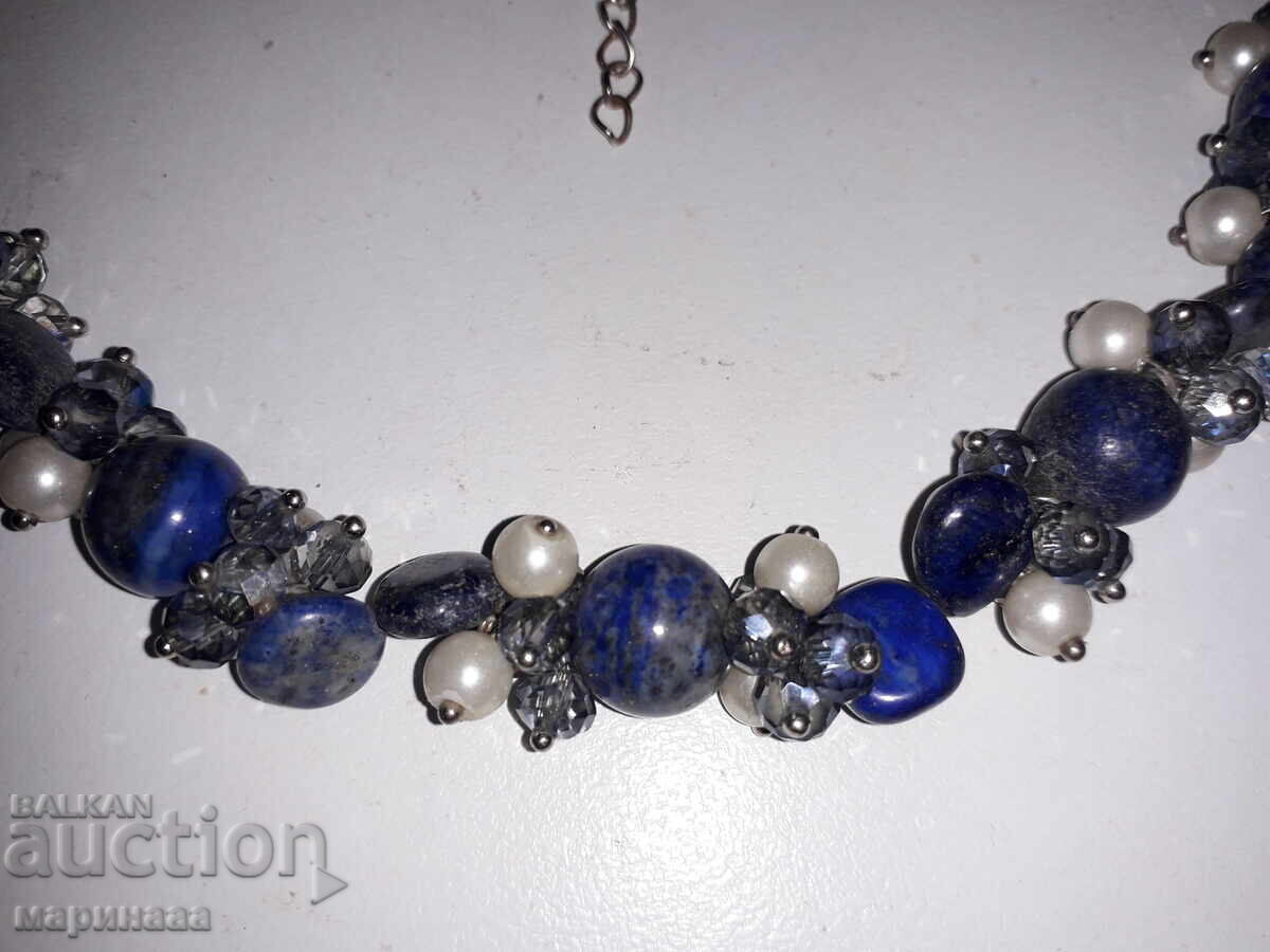 Auction OLD NECKLACE WITH LAPIS LAZULI. WITH METAL WIRE Auction OLD NECKLACE WITH LAPIS LAZULI. WITH METAL WIRE