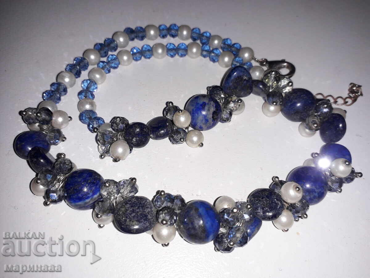 OLD NECKLACE WITH LAPIS LAZULI. WITH METAL WIRE OLD NECKLACE WITH LAPIS LAZULI. WITH METAL WIRE