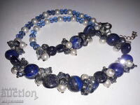 OLD NECKLACE WITH LAPIS LAZULI. WITH METAL WIRE