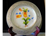 Farfurie din porțelan cu ramă de cositor, flori