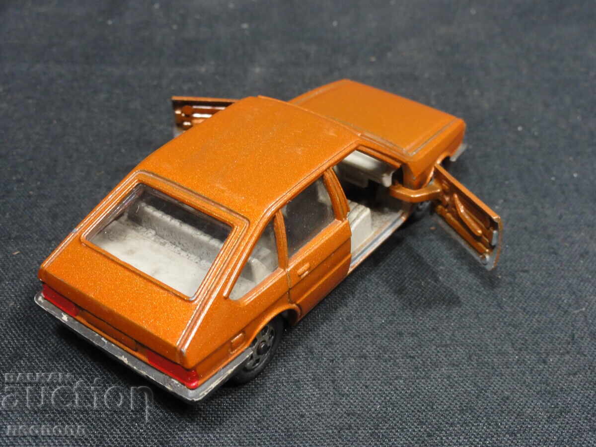 Delivery of 1/43 METAL CAR SCALE MODEL SIMCA 1308 MEBETOYS ITALY