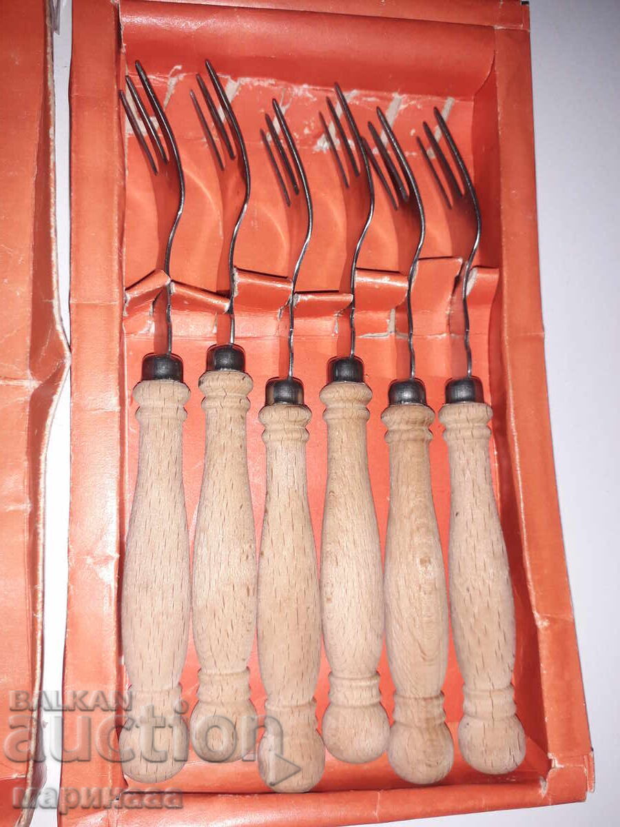 Delivery of Social Knife Set "Petko Denev"