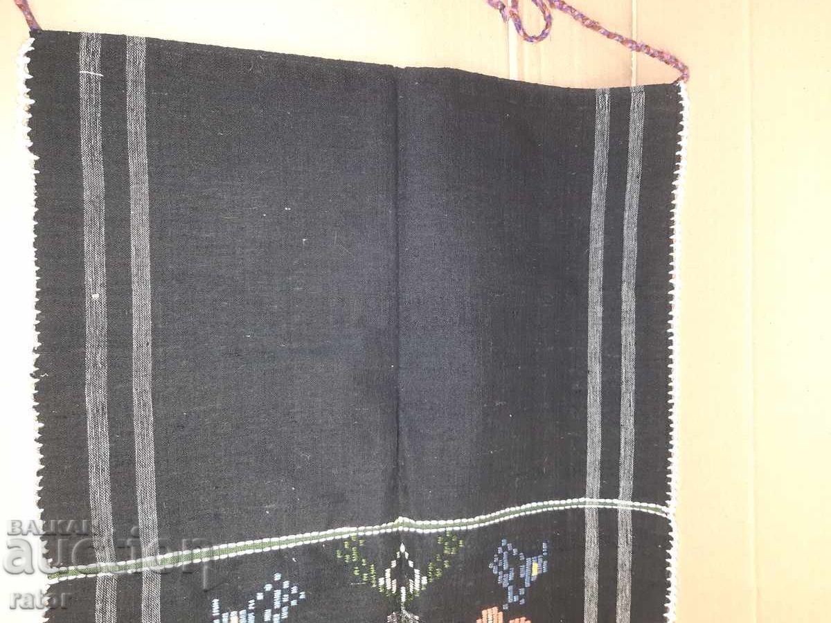 Delivery of Authentic wool apron, costume