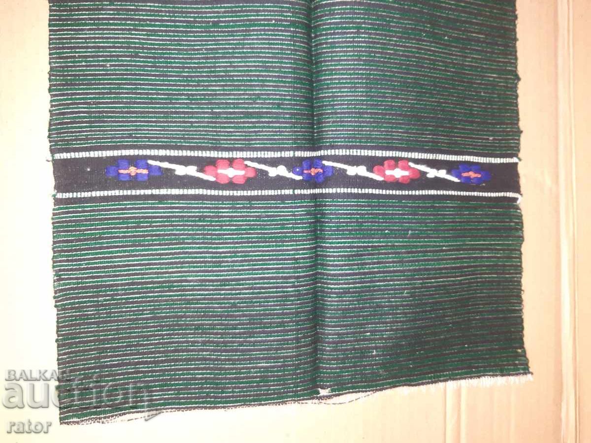 Șorț de lână autentic, costum cu preț 9.99 BGN | € 5.11