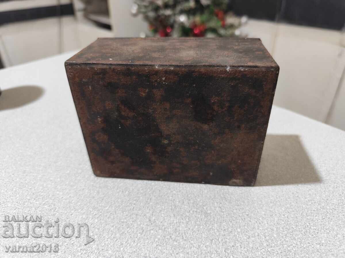 Стара Метална Касичка Отворена: Липсва Ллюча с цена 70.00 лв. | € 35.79