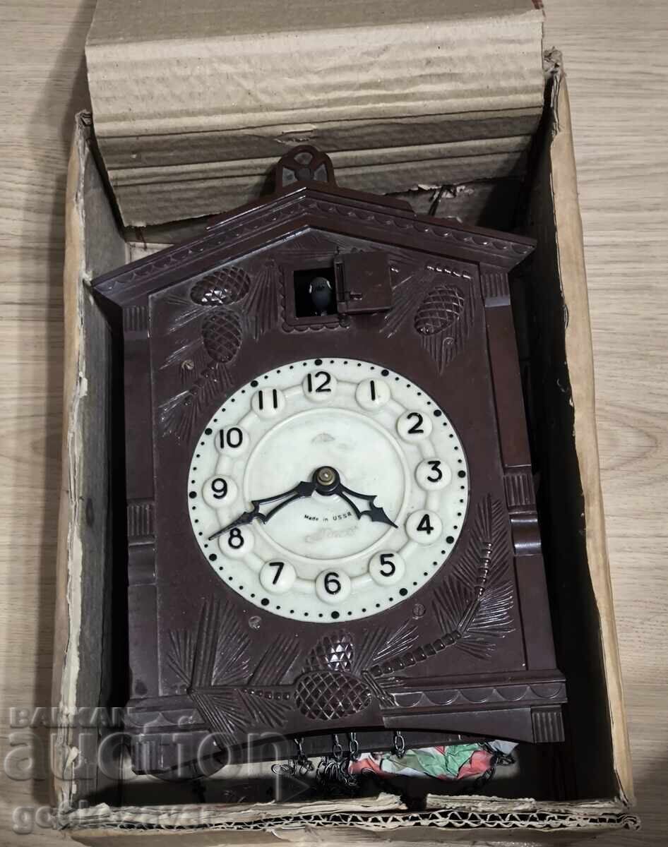 Ρολόι τοίχου Beacon με κούκου κούκου 70s με τιμή 71.00 BGN | € 36.30 Ρολόι τοίχου Beacon με κούκου κούκου 70s με τιμή 71.00 BGN | € 36.30