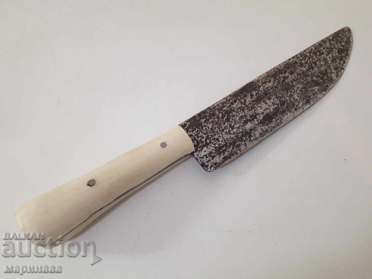 OLD KNIFE. FORGED IRON. BG