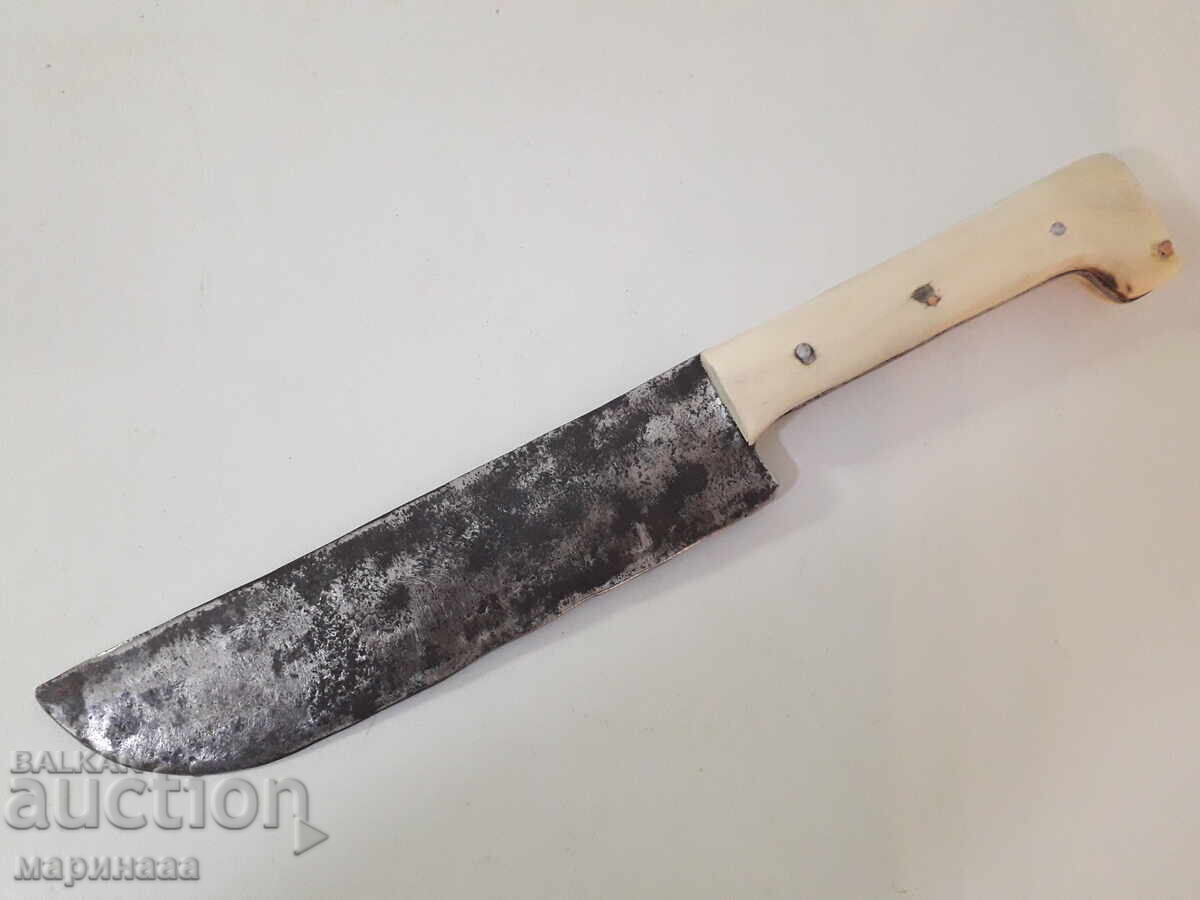 OLD LARGE BUTCHER KNIFE. FORGED IRON. BG OLD LARGE BUTCHER KNIFE. FORGED IRON. BG