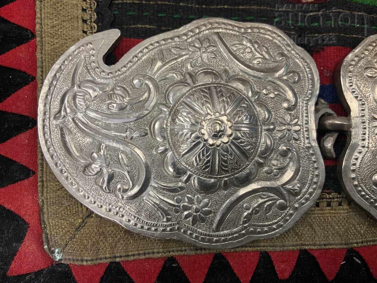 Vazrozhdenski pafti ασήμι χτυπημένο σφυρήλατο με τιμή 349.00 BGN | € 178.44 Vazrozhdenski pafti ασήμι χτυπημένο σφυρήλατο με τιμή 349.00 BGN | € 178.44