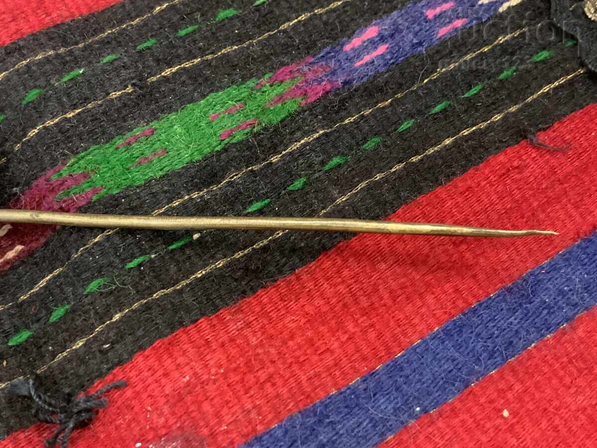 Auction Revival-era Vidin needle, silver gilt Auction Revival-era Vidin needle, silver gilt