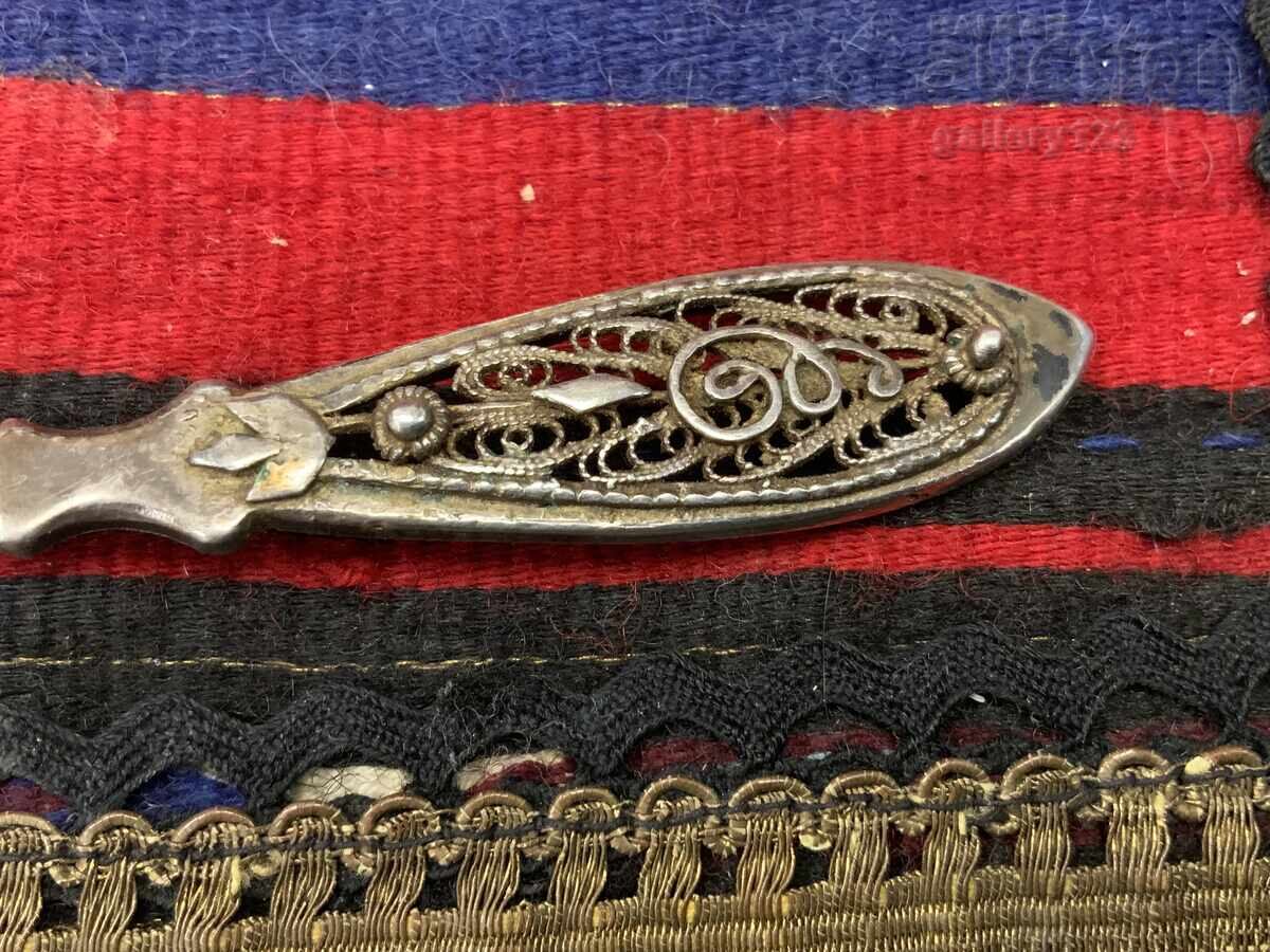 Linguriță renascentistă din argint, filigran tăiat cu preț 26.57 BGN | € 13.59 Linguriță renascentistă din argint, filigran tăiat cu preț 26.57 BGN | € 13.59