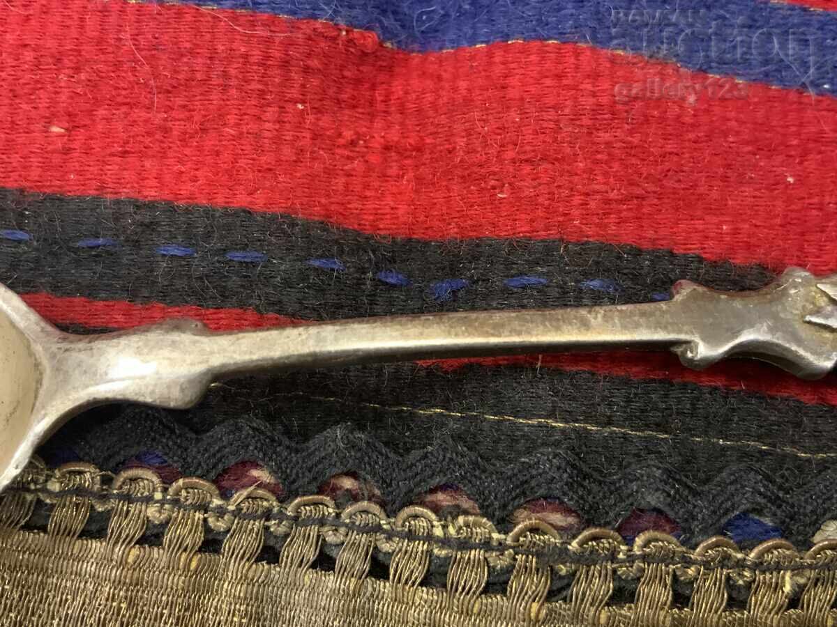 Licitație Linguriță renascentistă din argint, filigran tăiat Licitație Linguriță renascentistă din argint, filigran tăiat