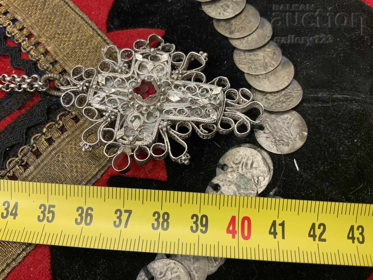 Delivery of Renaissance silver filigree cross with mother-of-pearl Delivery of Renaissance silver filigree cross with mother-of-pearl