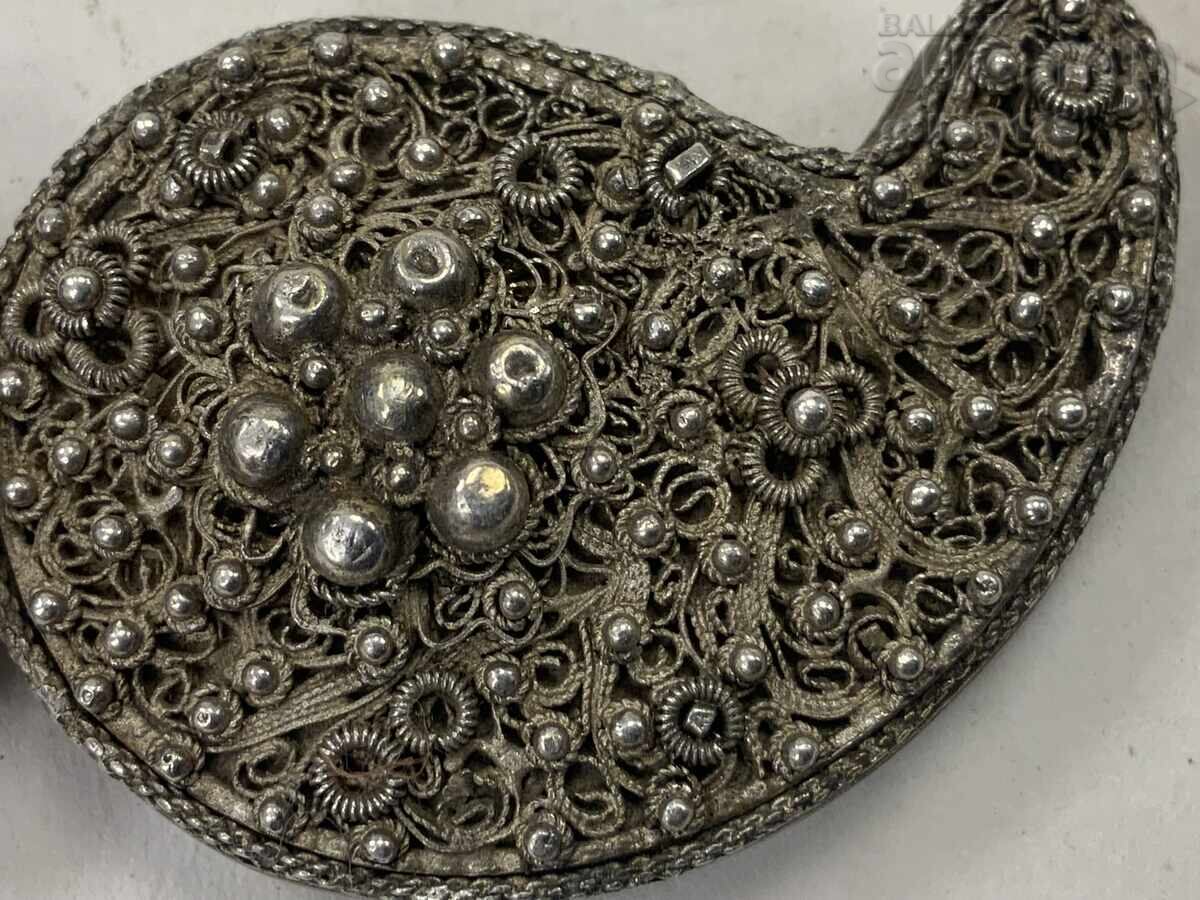 Auction Revival-era filigree silver buckle, single piece Auction Revival-era filigree silver buckle, single piece