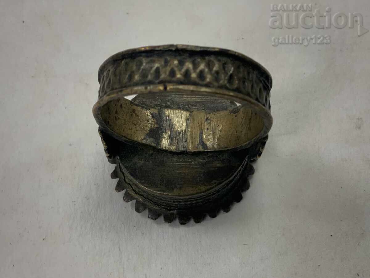 Auction Renaissance ring Auction Renaissance ring