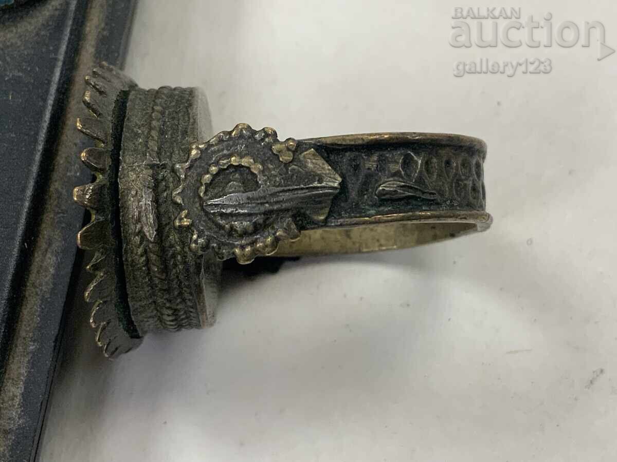 Delivery of Renaissance ring Delivery of Renaissance ring