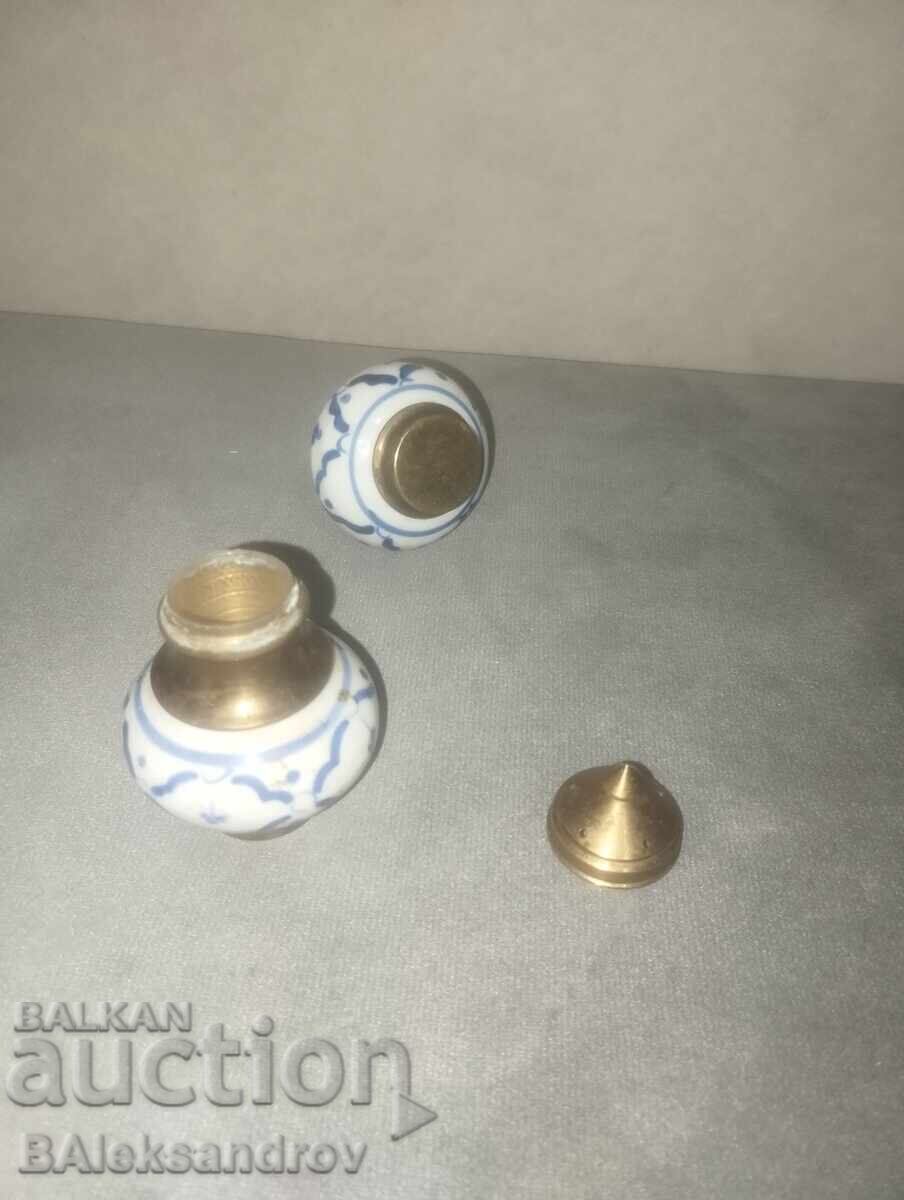 Two porcelain salt shakers with brass ornaments - 5