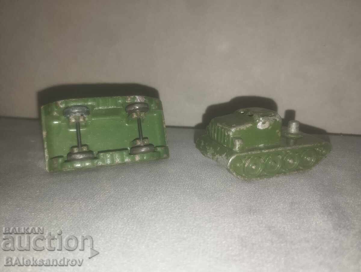 Delivery of Lot of old military toys