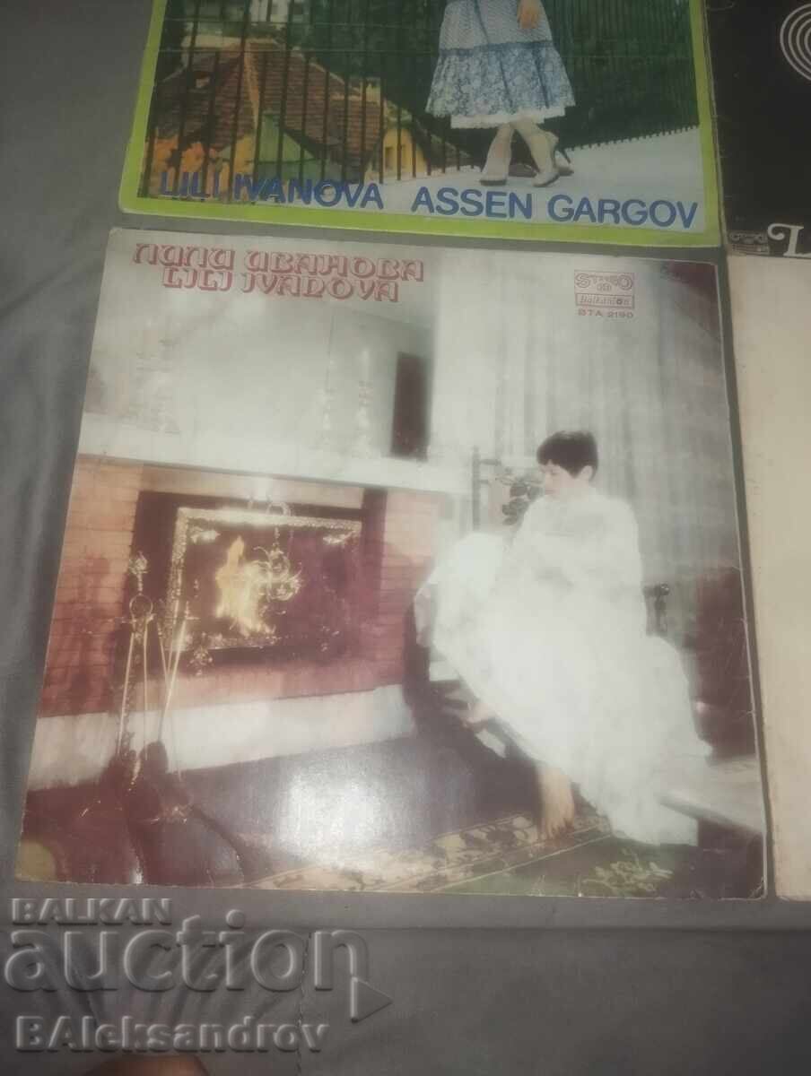 Παράδοση Λοτ δίσκων βινυλίου "Λίλι Ιβάνοβα" Παράδοση Λοτ δίσκων βινυλίου "Λίλι Ιβάνοβα"