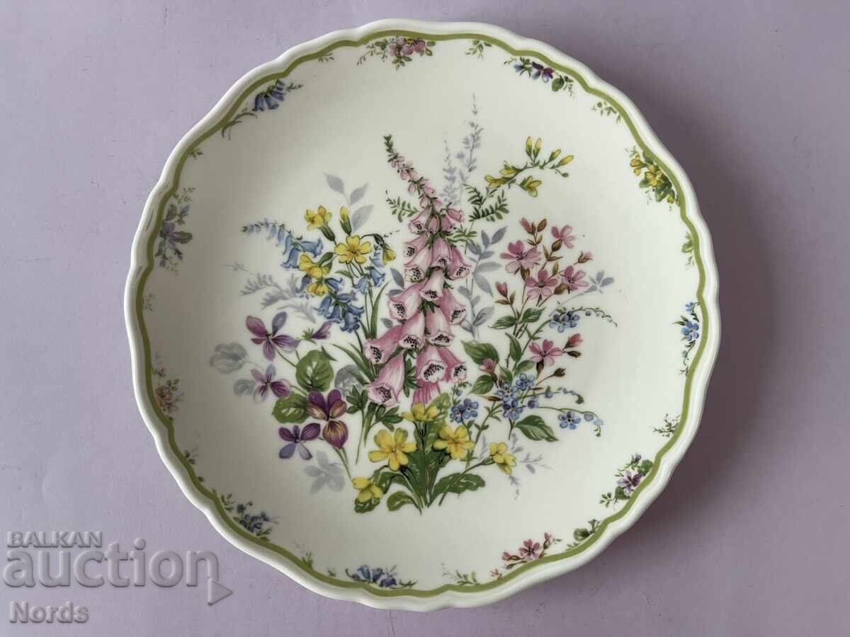 Royal Albert Beautiful Plate with price 17.00 BGN | € 8.69 Royal Albert Beautiful Plate with price 17.00 BGN | € 8.69