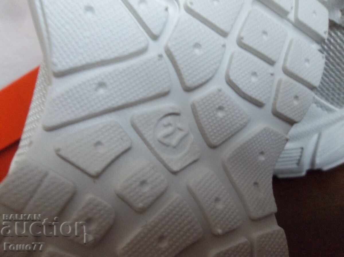 Încălțăminte - 5 Încălțăminte - 5