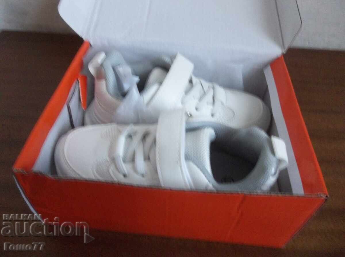 Încălțăminte Încălțăminte