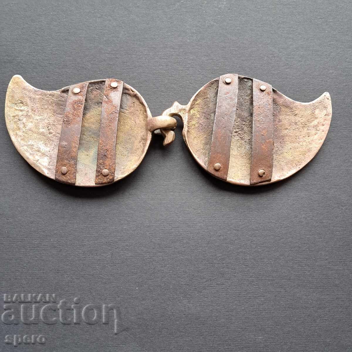 Livrarea Pafta, bronz