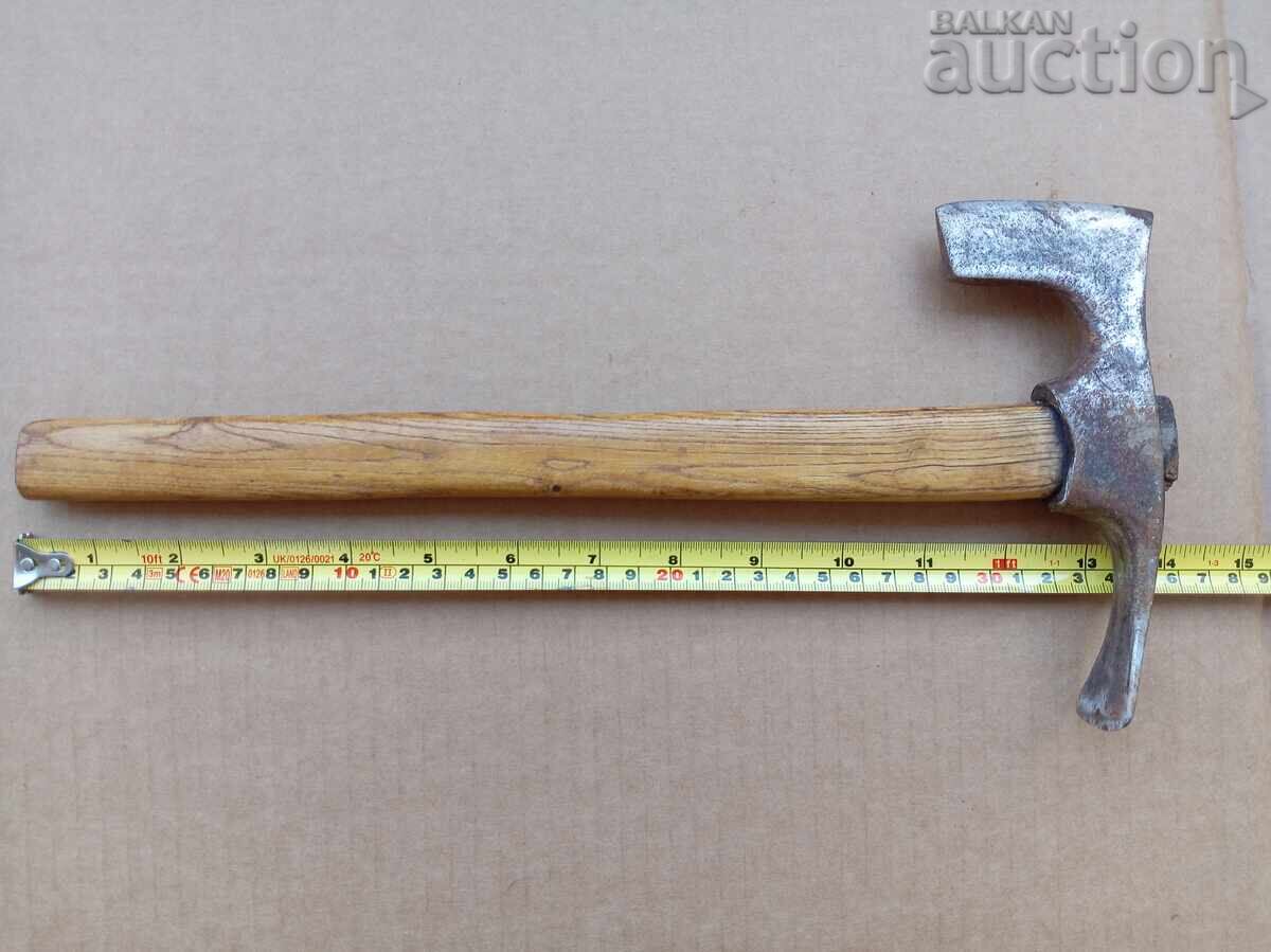 Δημοπρασία Αρχαίο μικρό τσεκούρι εκκλησίας