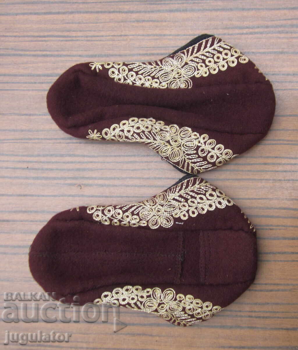 Delivery of Antique Bulgarian Folk Wool Slippers Embroidery
