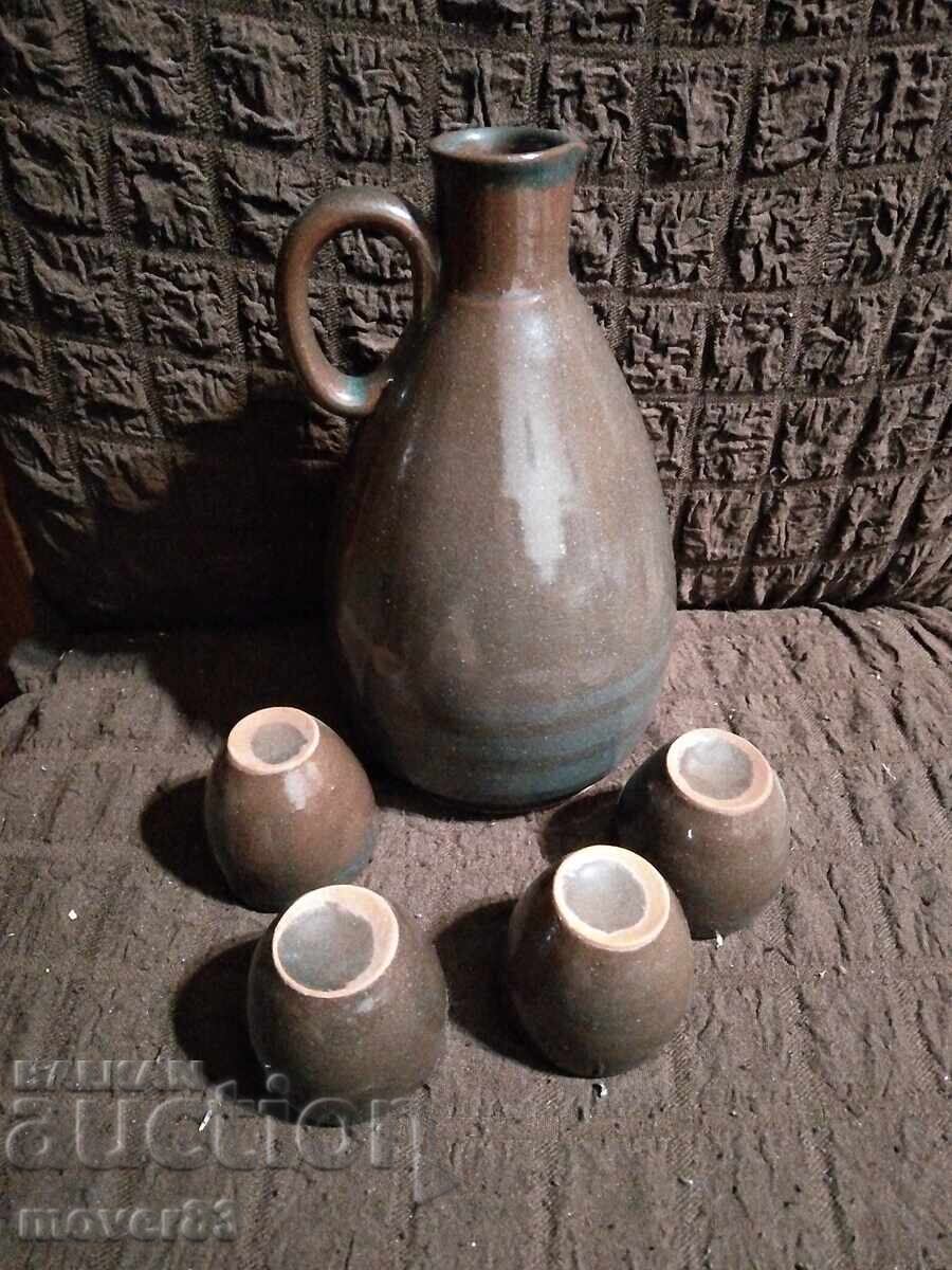 Παράδοση Σετ κεραμικά. Κανάτα και 4 φλιτζάνια Παράδοση Σετ κεραμικά. Κανάτα και 4 φλιτζάνια