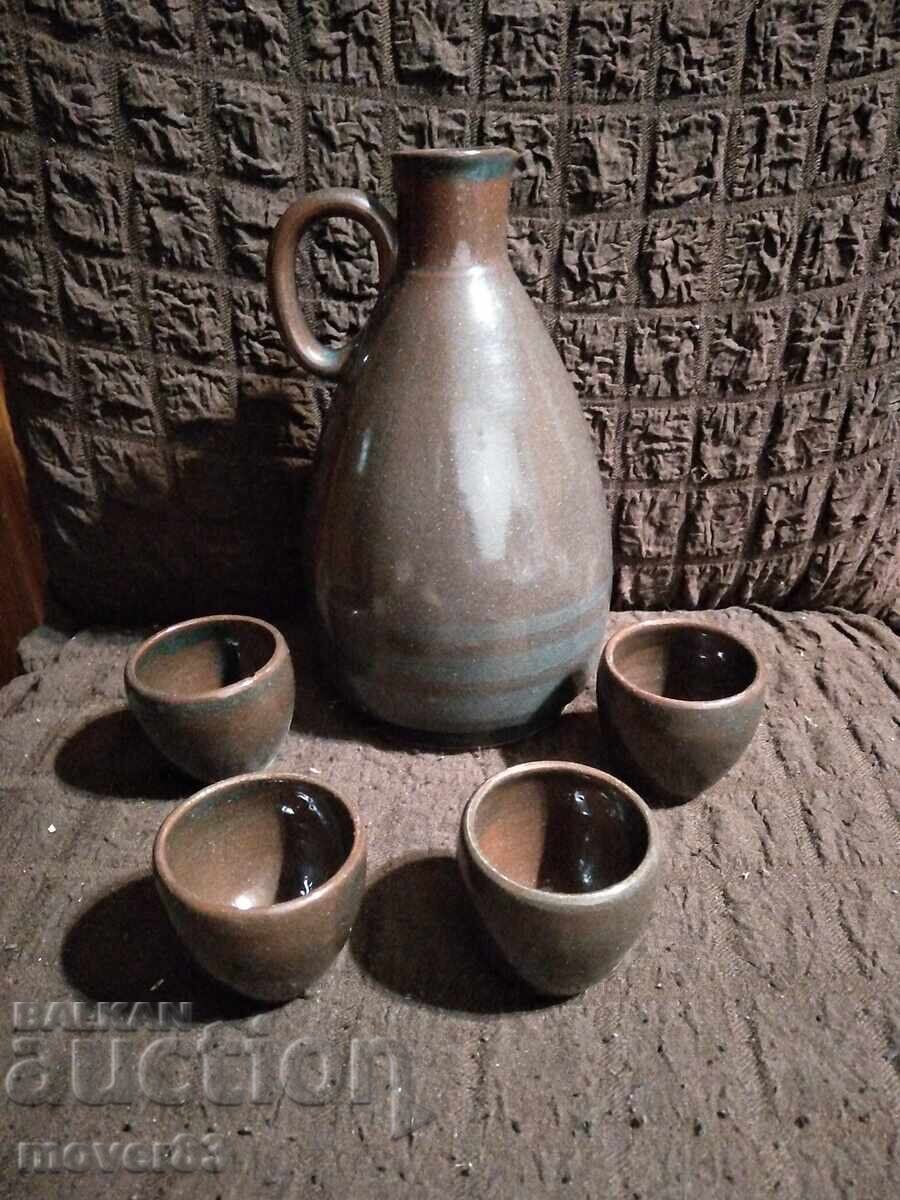 Σετ κεραμικά. Κανάτα και 4 φλιτζάνια Σετ κεραμικά. Κανάτα και 4 φλιτζάνια