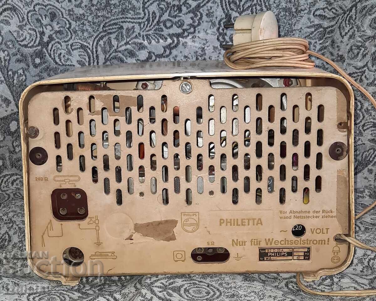 Radio Philips Philetta model 203 B2D03A din 1960 cu preț € 51.13 | 100.00 BGN