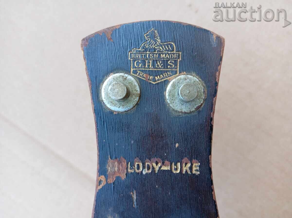 Licitație Banjo vechi, ukulele, chitară mică