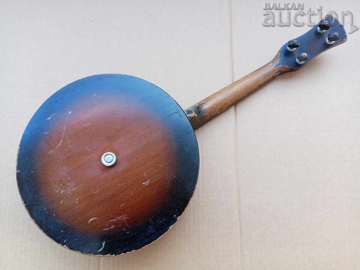 Livrarea Banjo vechi, ukulele, chitară mică