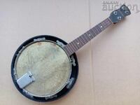 Banjo vechi, ukulele, chitară mică