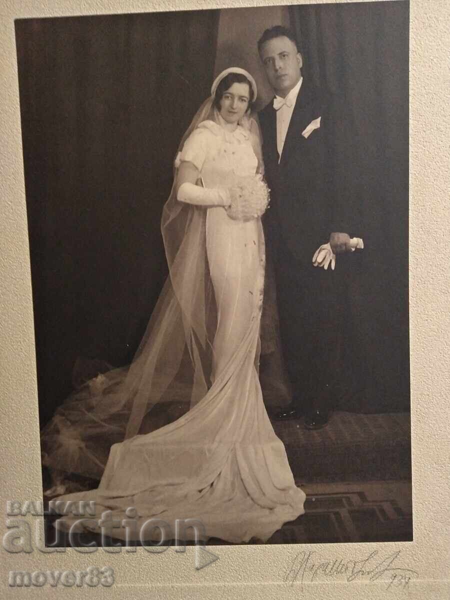 Old portrait photos. Bride/Groom. 1934 with price 4.99 BGN | € 2.55 Old portrait photos. Bride/Groom. 1934 with price 4.99 BGN | € 2.55