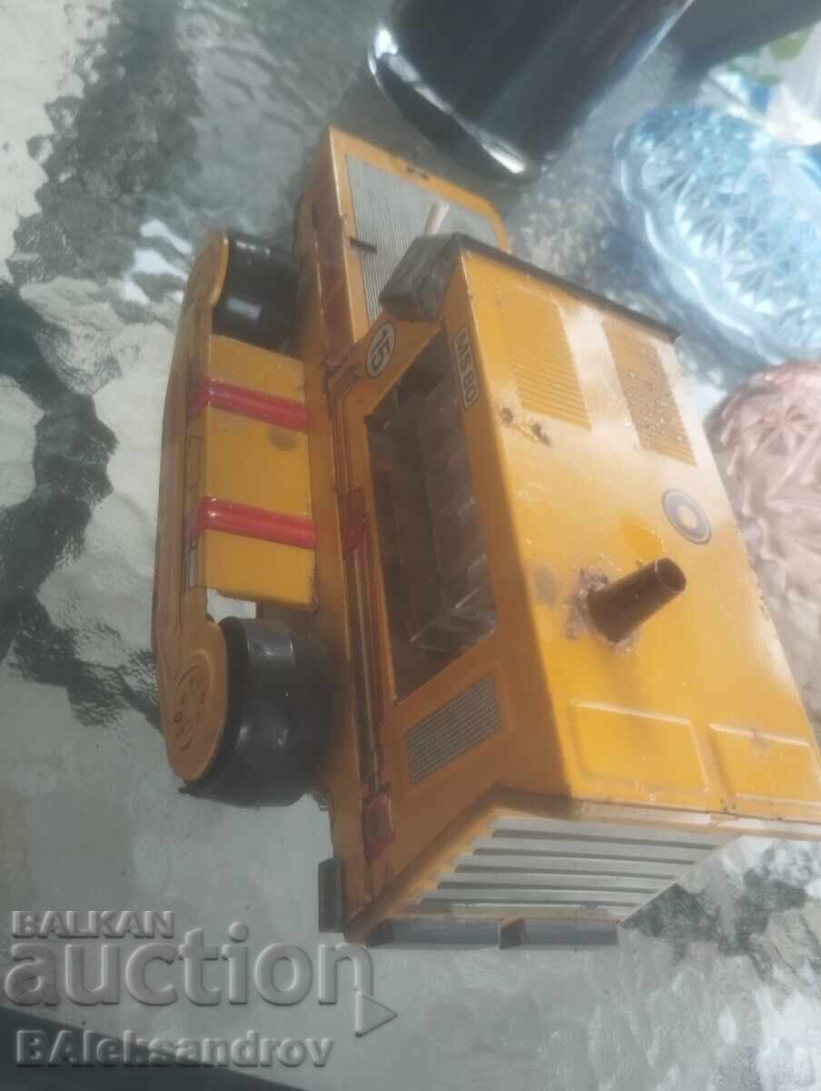Licitație Jucărie veche cu buldozer de tablă