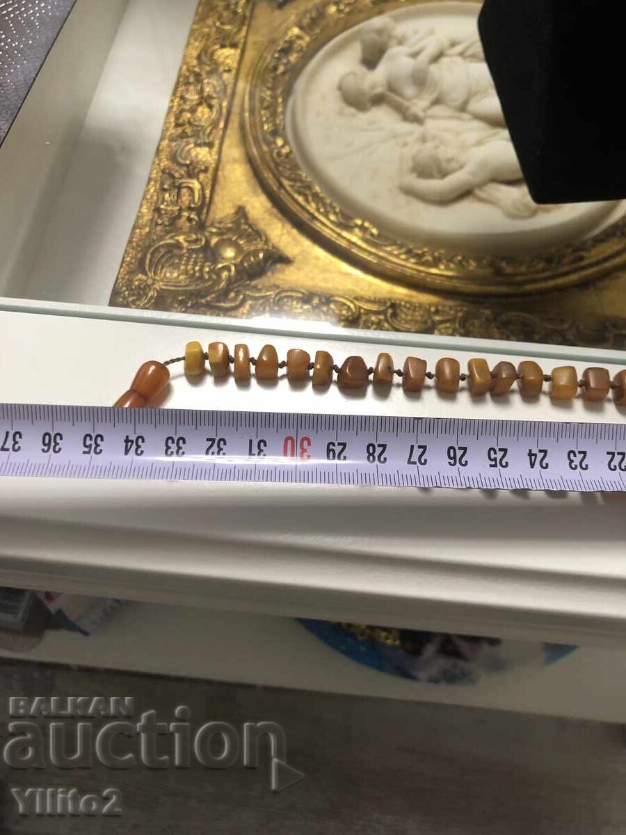 Delivery of Amber Necklace Delivery of Amber Necklace